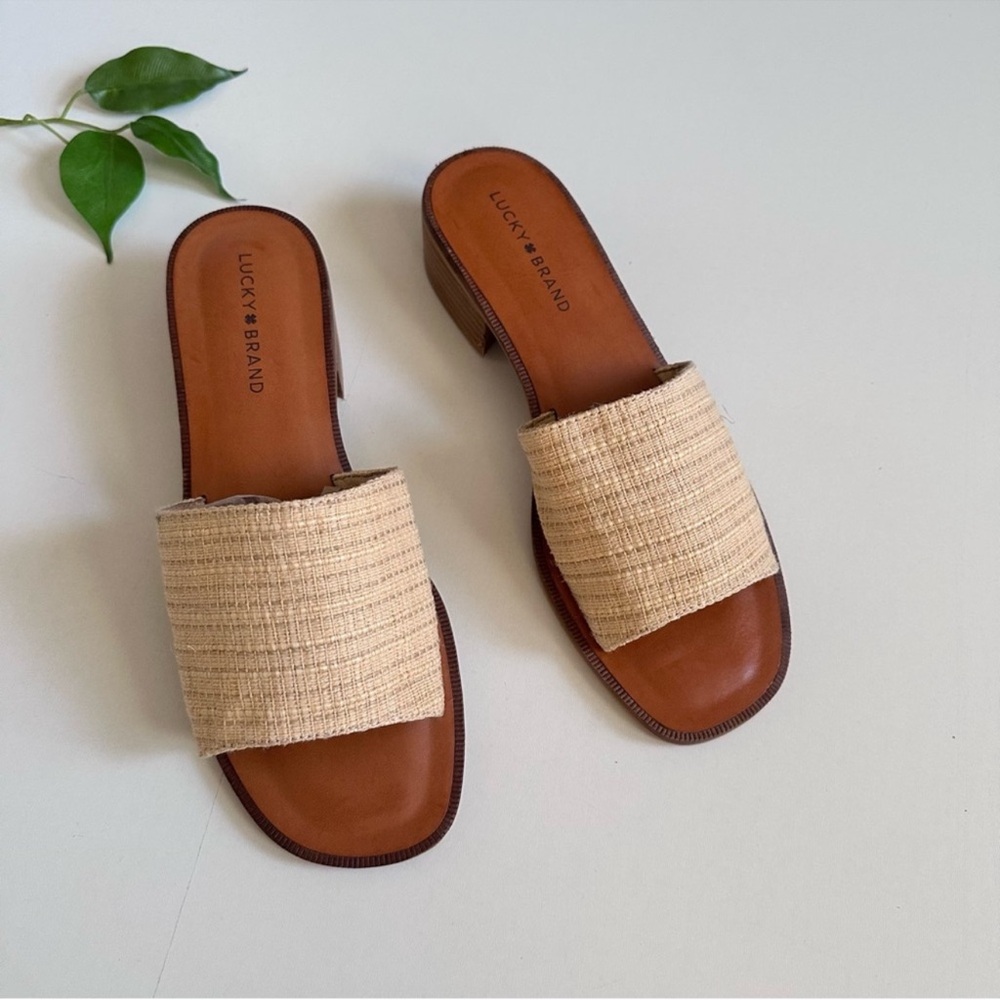 Lucky Brand Frijana Sandal Heel Block Heel 
Size 10M